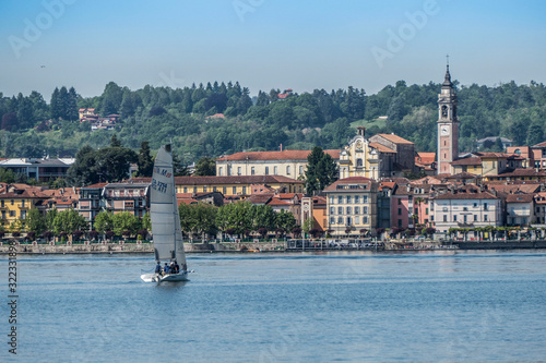 Canvastavla Landscape of Arona from Lago Maggiore