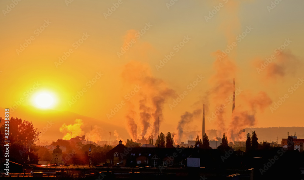 Fototapeta premium Zanieczyszczenie powietrza z fabryki