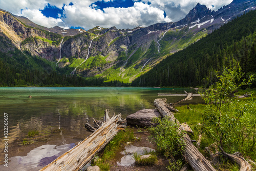 Fototapeta Naklejka Na Ścianę i Meble -  Avalanche Lake in Glacier National Park
