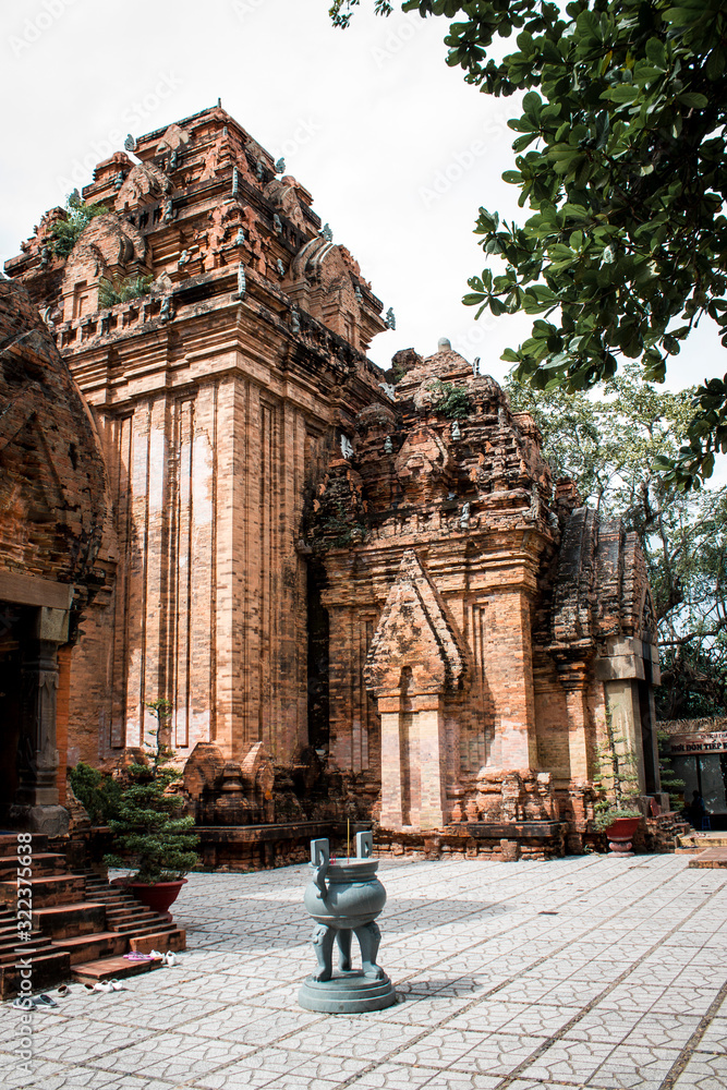 Obraz premium Orange walls of an ancient temple and altar