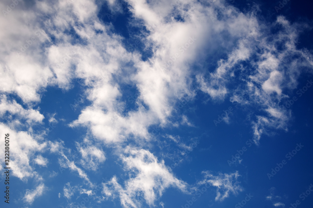 Naklejka premium White clouds in the beautiful blue sky