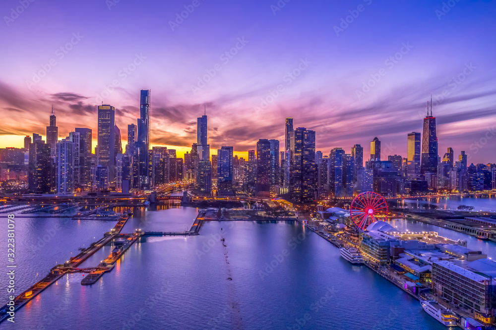 Obraz premium Chicago Downtown budynki skyline z lotu ptaka zachód słońca Navy Pier