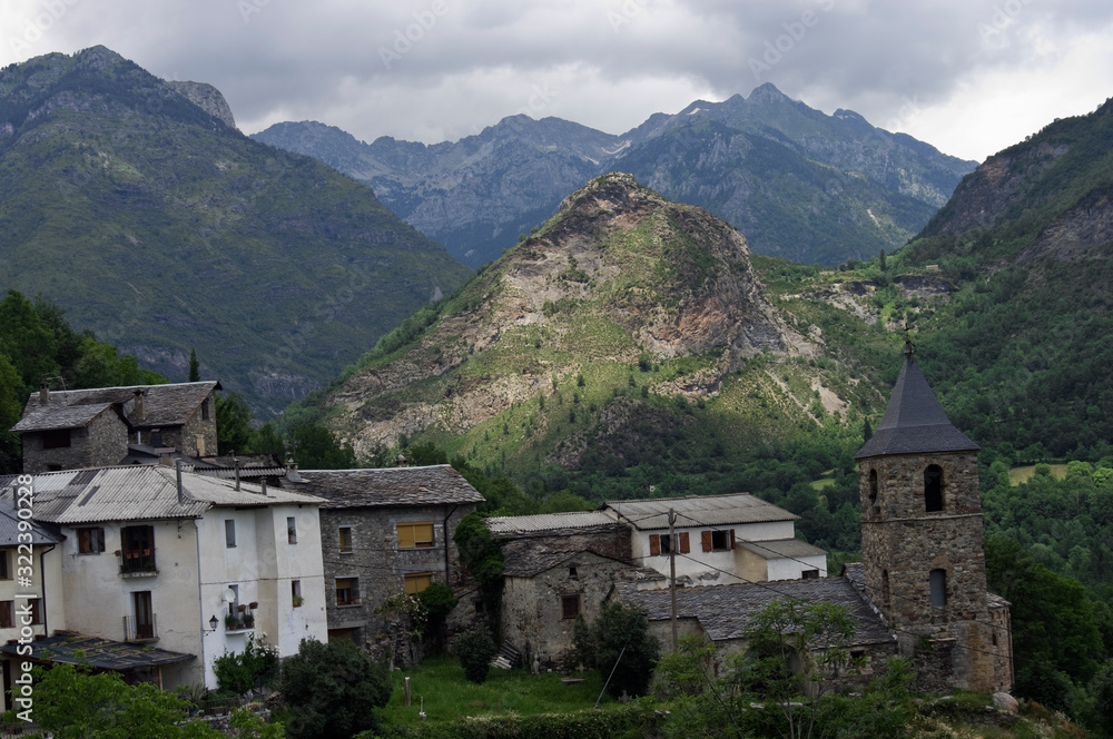 Pueblo de Villanoba en la provincia de Huesca. Pirineos españoles