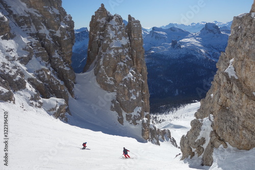 Freeride ski canale di colonna and bus de tofana cortina d’ ampezzo italy dolomites free ski 
