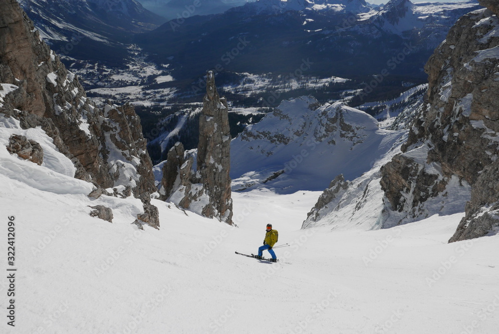 Freeride ski canale di colonna and bus de tofana cortina d’ ampezzo italy dolomites free ski 