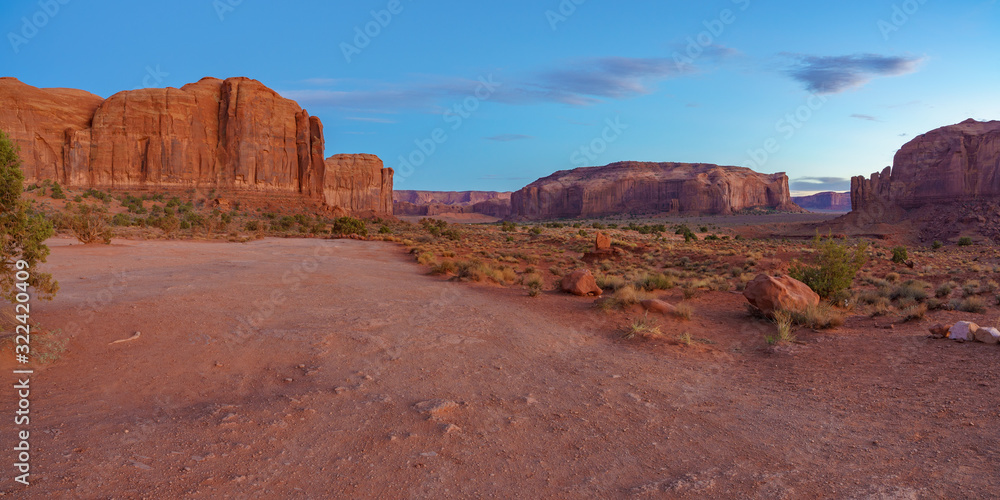 Fototapeta premium sunset at artists point in monument valley, usa