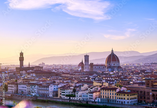 Obraz na płótnie An aerial view of Florence, Italy and Florence Cathedral. w salonie