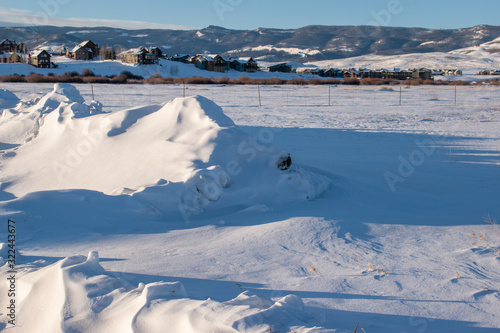 Obraz na płótnie Snow wind drifts in Grand County, Colorado w salonie