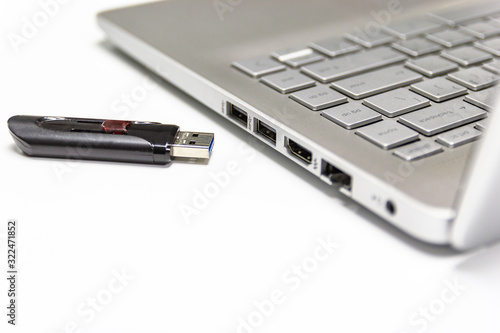flash drive with laptop computer for conncet to USB port