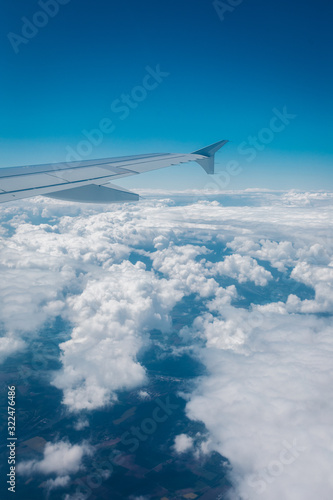 Wing aircraft in altitude during flight