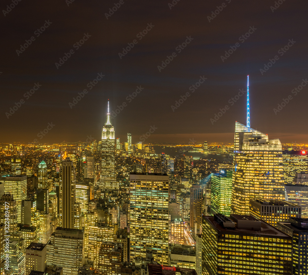 Obraz premium View of New York Manhattan during sunset hours