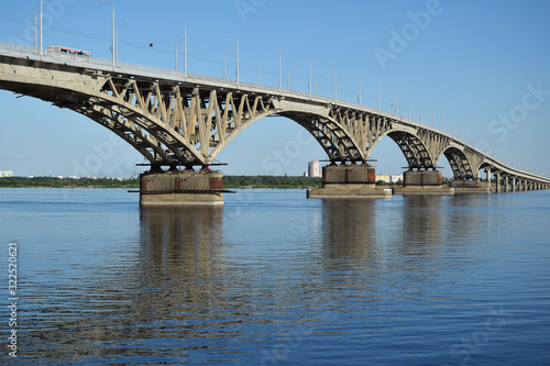 The bridge over the Volga River in the city of Saratov - city of Engels © ShooterAlex