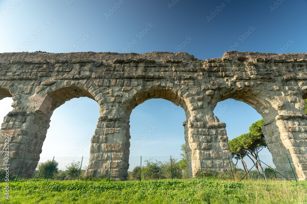 roman aqueduct 