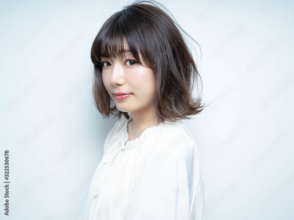 春夏 ボブ ヘア 女性