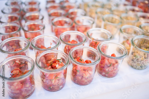 Fotografie, Tablou Catering auf einer Veranstaltung Salat gemischt