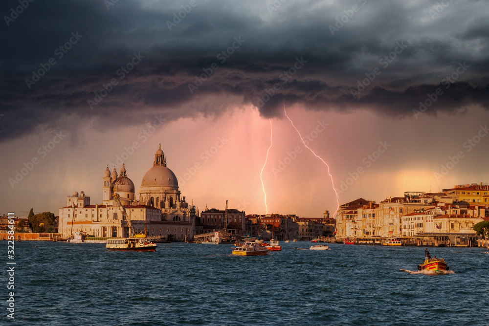 Venedig mit Sturm und Blitz