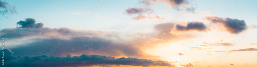 Obraz premium high res sunset sky