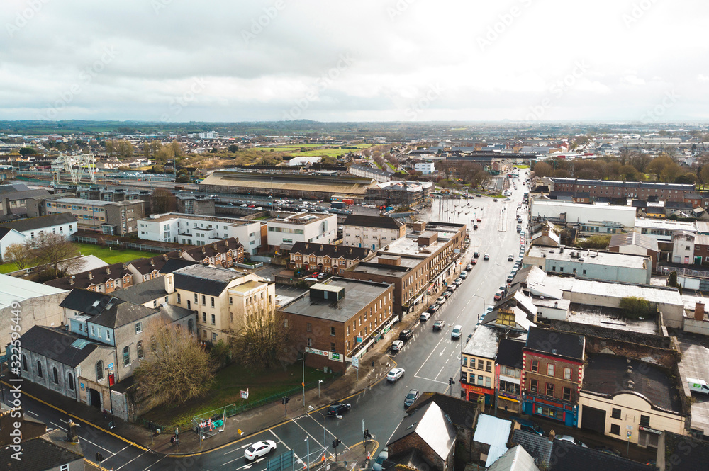 Fototapeta premium main road in irish city