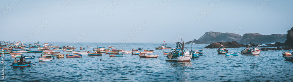  Rest area of ​​artisanal fishing boats.