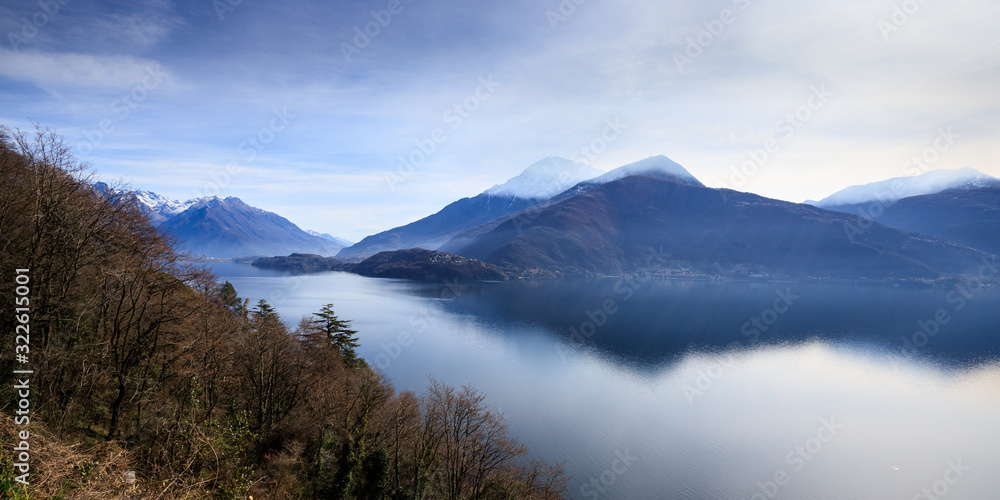 paesaggio del lago di Como da Musso