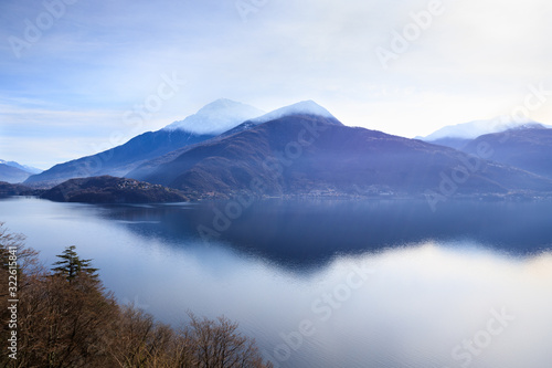 paesaggio del lago di Como da Musso