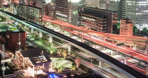 東京のタイムラプス映像 / 東京湾を望む夜のビル群