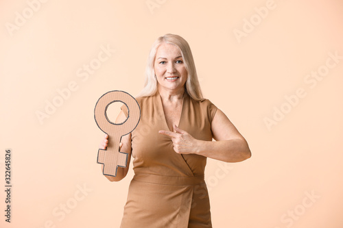 Lady with symbol of woman o...