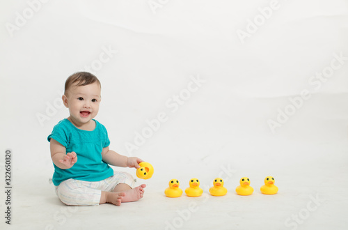 Enfant fille métisse franco chinoise 8 mois