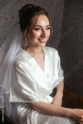 beautiful portrait photos of a smiling bride