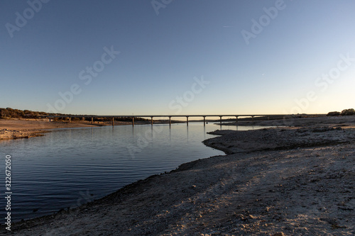 puente atardecer