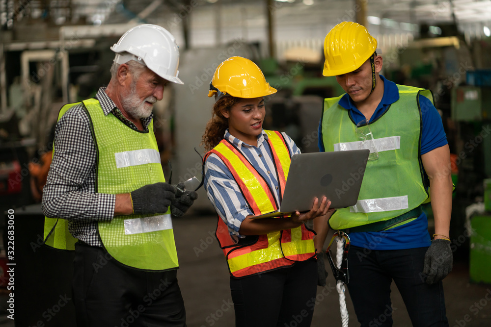 Professional team, quality control, stand maintenance, talk in the Warehouse factory. Team Engineer Factory operator Operating meetings Professional team, quality control, stand maintenance, talk in the Warehouse factory. Team Engineer Factory operator Operating meetings