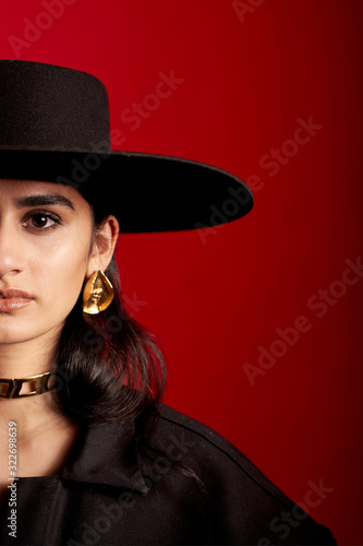 Wallpaper Mural Woman in Hat Torontodigital.ca