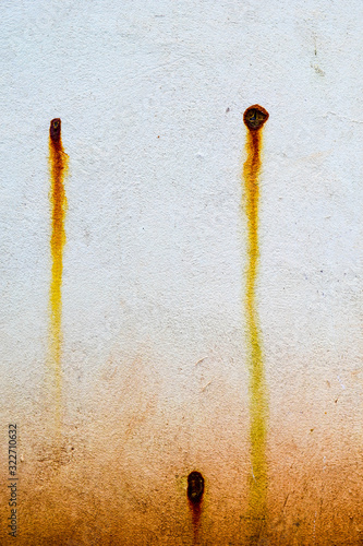 Walls, walls with rust stains, are natural patterns.