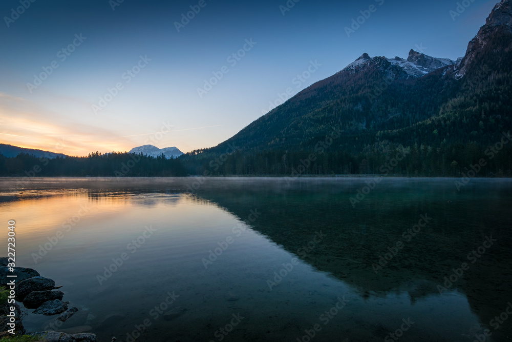 Morgen am See und Berge - Hintersee in Ramsau Morgen am See und Berge - Hintersee in Ramsau