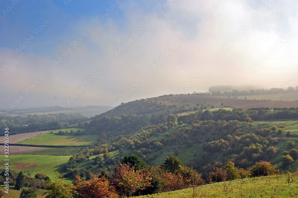 Obraz premium Wayfarers Walk on Watership Down near Kingsclere North Wessex Downs Hampshire UK
