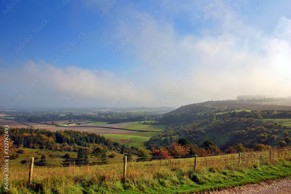 Naklejka premium Wayfarers Walk on Watership Down near Kingsclere North Wessex Downs Hampshire UK