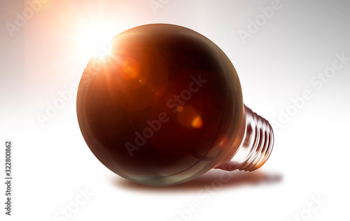 Leuchtende Schwarzlicht Glühbirne auf hellem Hintergrund