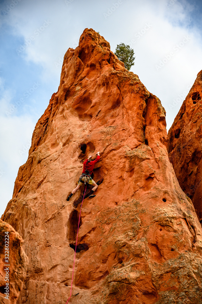 Φωτογραφία Rock climber at Garden of the Gods public park in Colorado Springs, Colorado, US