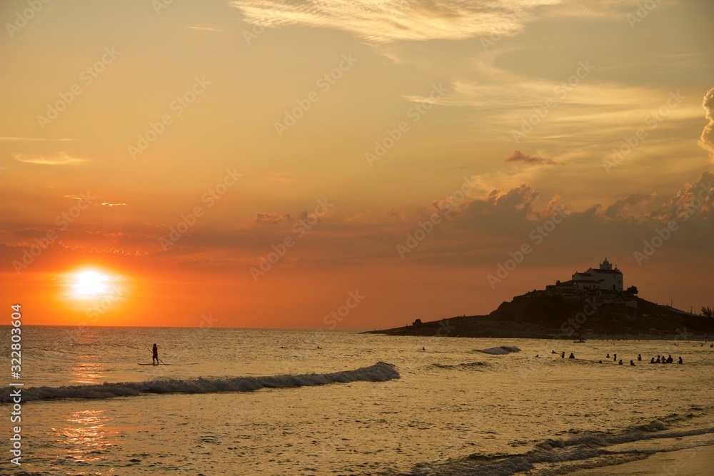 Pôr do sol praia de Itaúna Saquarema - Rio de Janeiro - Brasil - Sunset beach of Itaúna Saquarema - Rio de Janeiro - Brazil