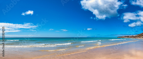Fuerteventura Strand mit türkis blauem Wasser