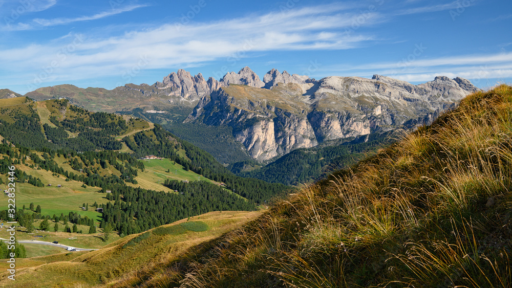 Naklejka premium Naturpark Puez-Geisler in den Dolomiten