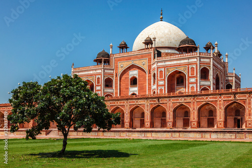 Humayun's Tomb. Delhi, India © Dmitry Rukhlenko