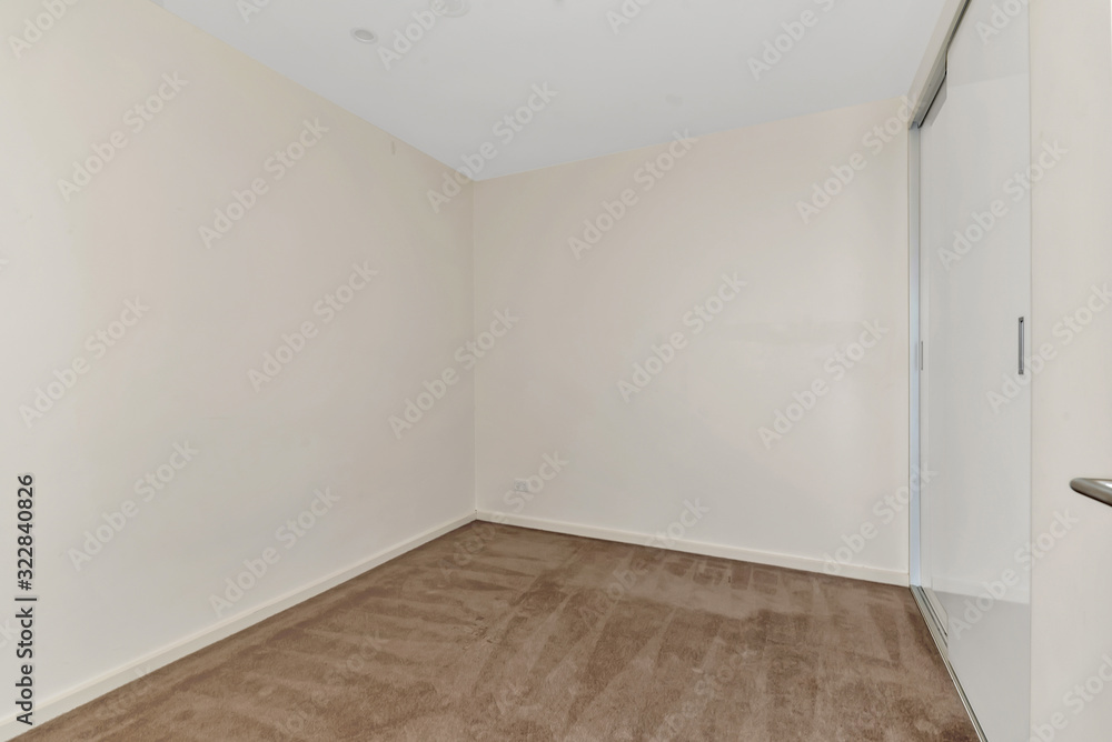 Fototapeta premium Empty and unfurnished brand new apartment