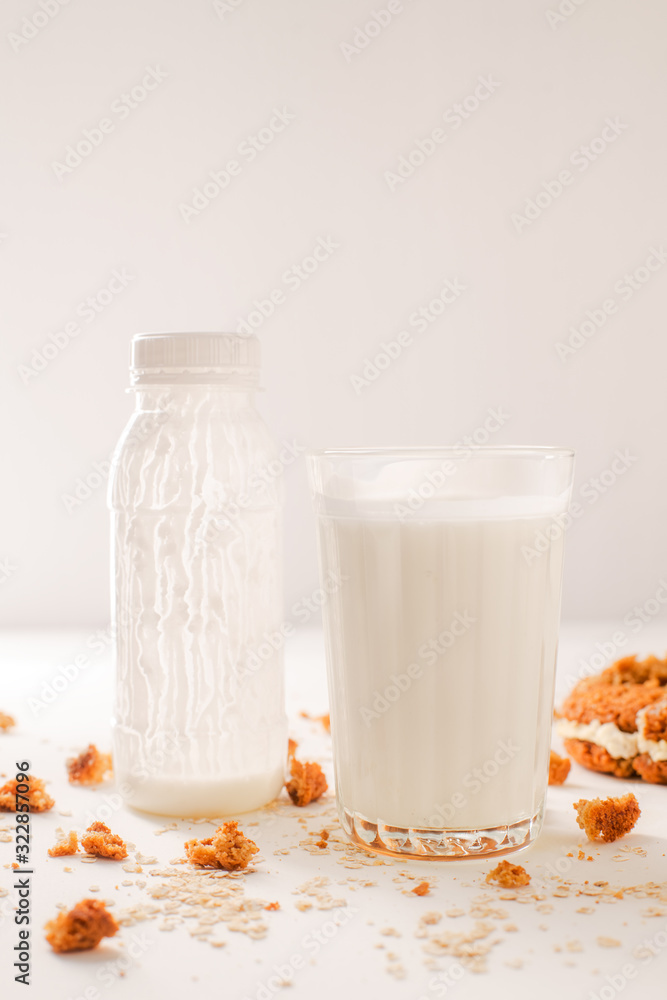 Breakfast with oatmeal cookies with cream and goat yogurt Breakfast with oatmeal cookies with cream and goat yogurt
