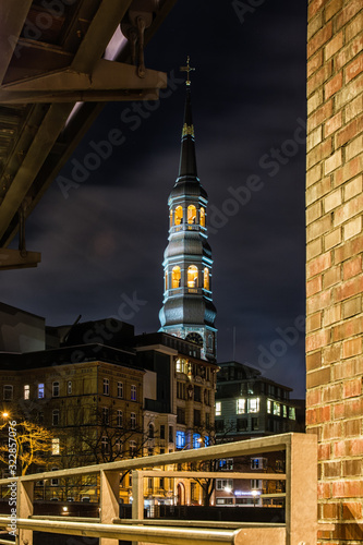 Sankt Katharinen Kirche in Hamburg bei Nacht photo