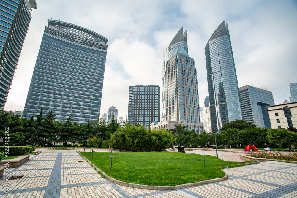 Obraz premium Glass window of office building in Financial District..