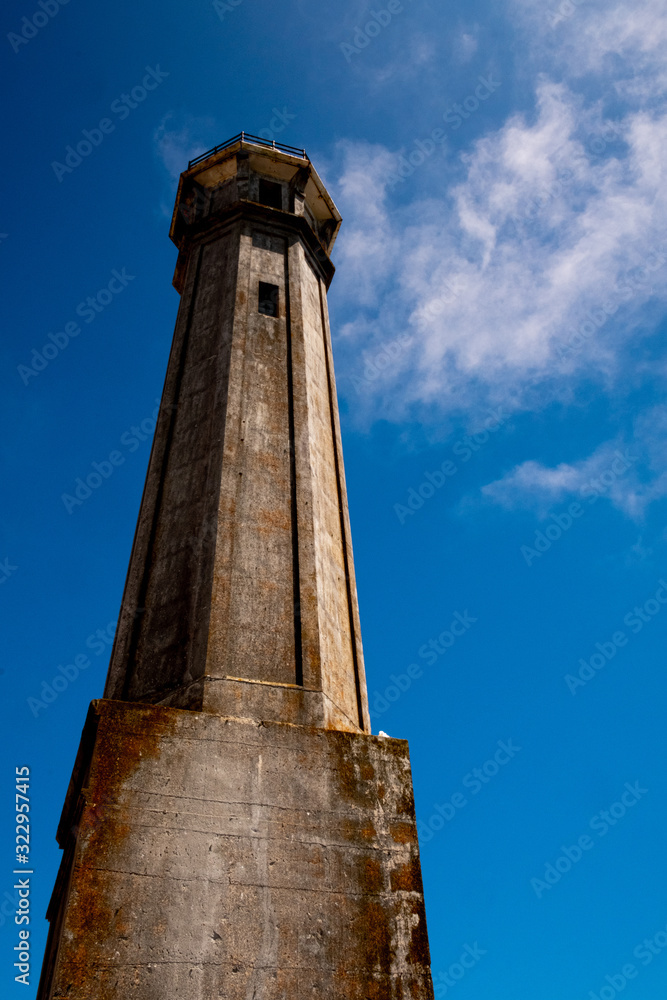Obraz premium alcatraz penitentiary grey tower