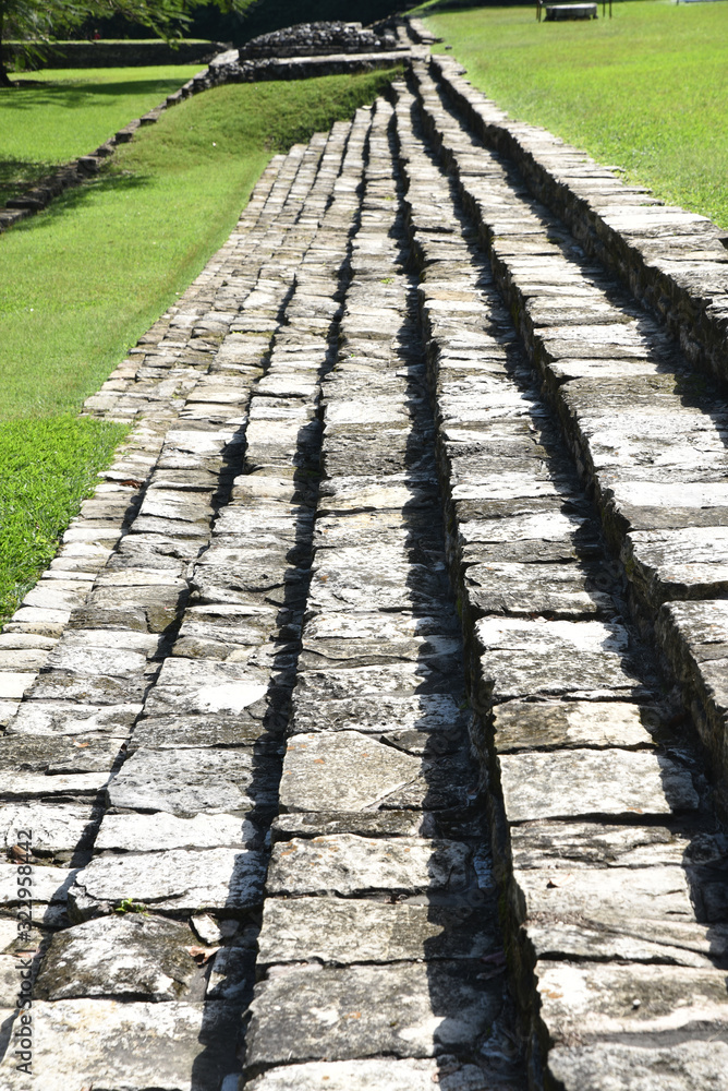 Escaliers mayas à Palenque, Mexique