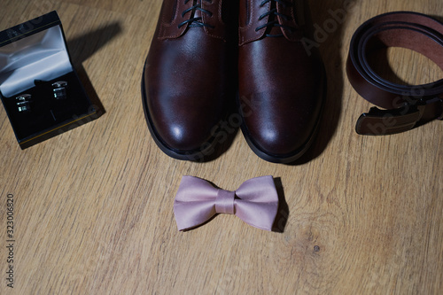 Stylish and beautiful groom accessories for the wedding.