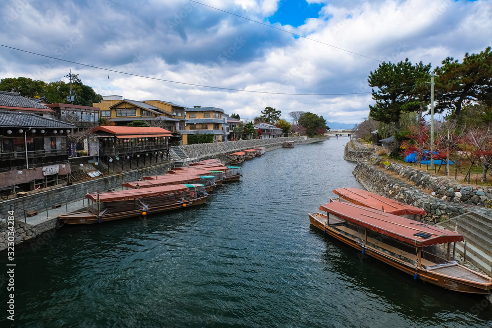 Fototapeta premium 京都 宇治市 宇治川 船着き場